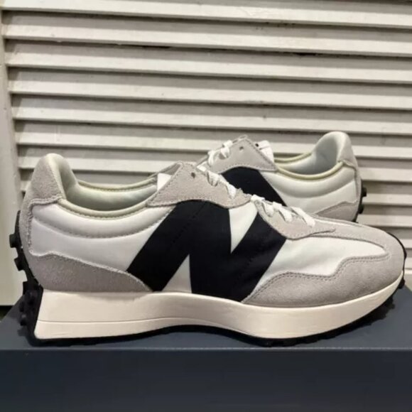 New Balance 327 women size 8